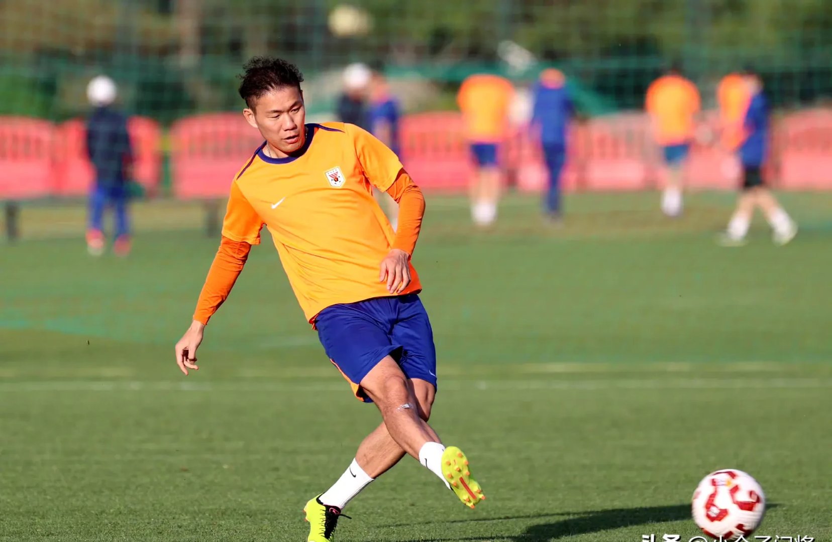 欧宝体育ob官网-山东泰山加时末段遗憾出局；志在NBA总决赛名次提升；气氛紧张；训练强度明显提升