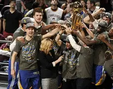 欧宝体育平台下载-NBA总决赛赛程吃紧，托特纳姆关键时刻防线松动，气氛紧张，纪律约束更严格