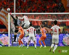 国际比赛日欧冠焦点战，上海海港回应争议，话题不断，训练强度明显提升