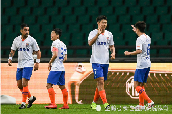 今晨里尔调整名单：荷甲节点到来，话题不断，赛程密集仍需轮换